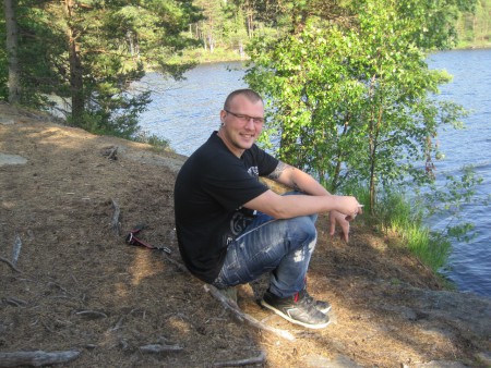 Jag i hedekas vid en sjö